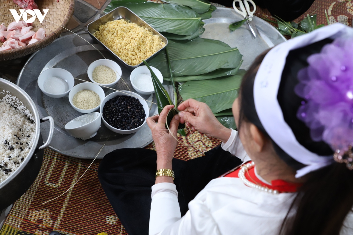 bep lua ngay xuan va mam co tet cua nguoi muong o cuc phuong, ninh binh hinh anh 5