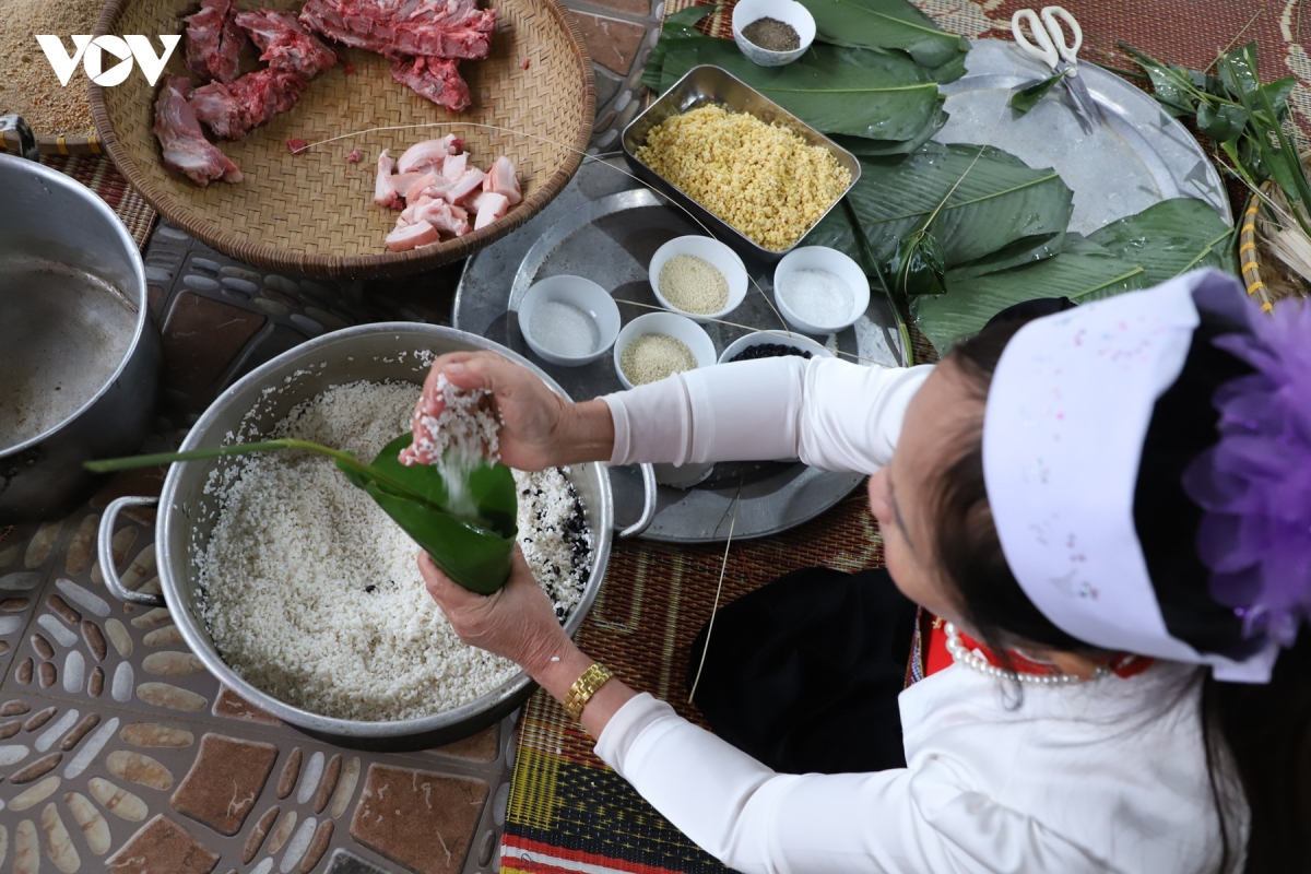 bep lua ngay xuan va mam co tet cua nguoi muong o cuc phuong, ninh binh hinh anh 4