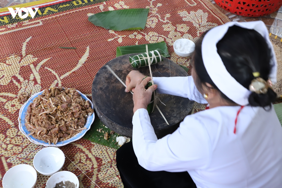 bep lua ngay xuan va mam co tet cua nguoi muong o cuc phuong, ninh binh hinh anh 10