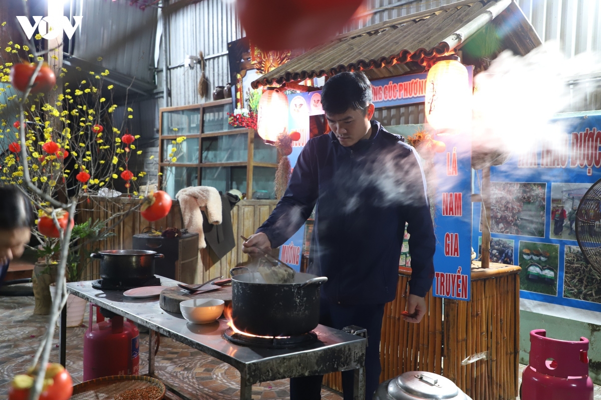 bep lua ngay xuan va mam co tet cua nguoi muong o cuc phuong, ninh binh hinh anh 15