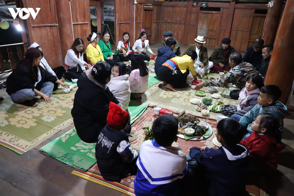bep lua ngay xuan va mam co tet cua nguoi muong o cuc phuong, ninh binh hinh anh 16