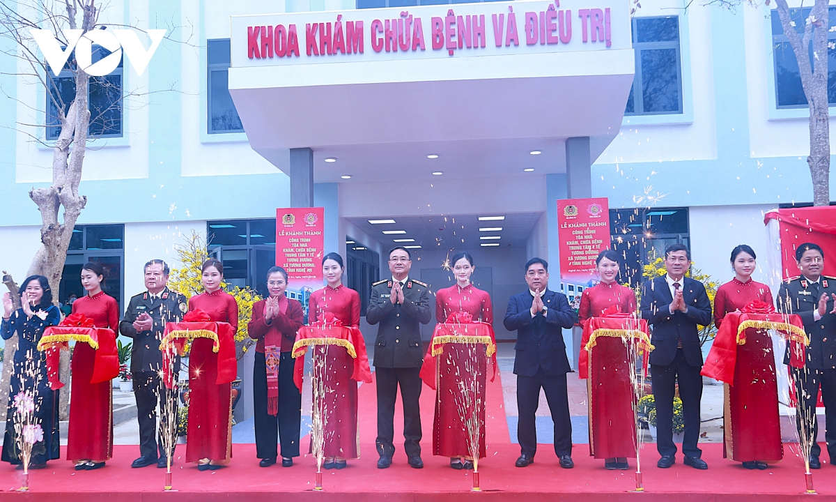 Khánh thành tòa nhà khám, chữa bệnh Trung tâm Y tế Tương Dương tại Nghệ An