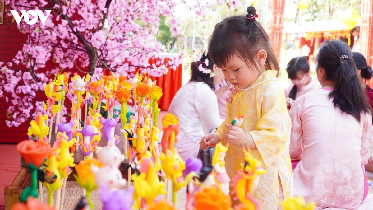 giu hon tet xua trong nep nha hue hinh anh 8