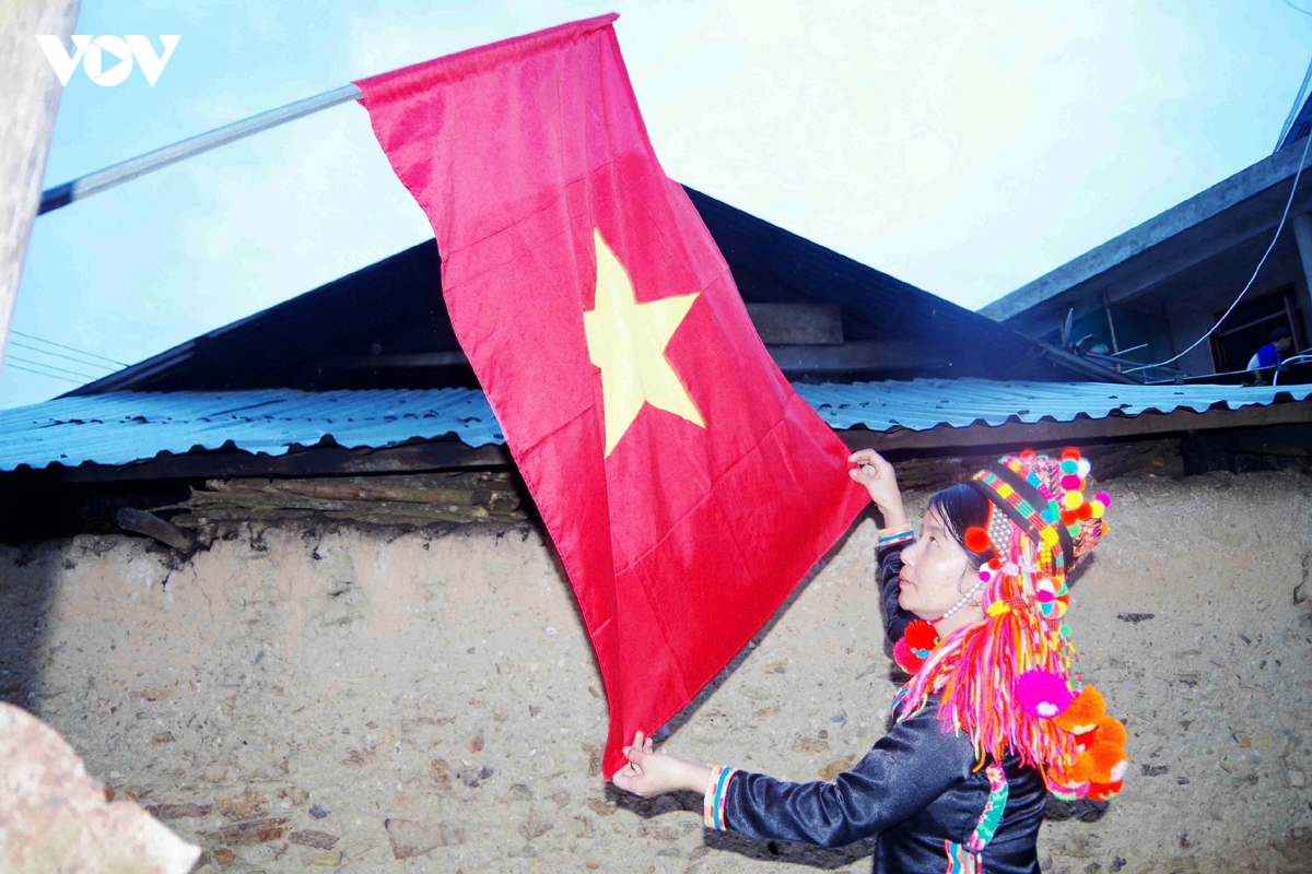 xuan ve tren nhung cot moc song noi bien gioi lai chau hinh anh 3