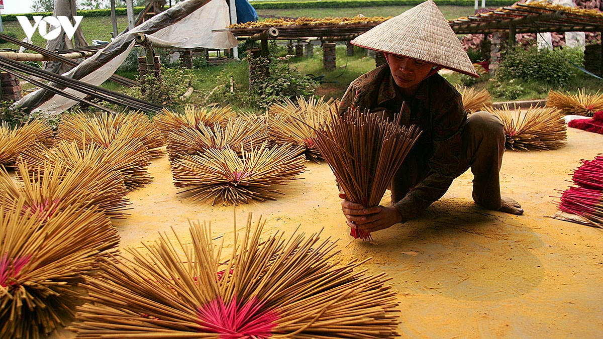 lang nghe lam huong o son nam ron rang vao vu tet hinh anh 8