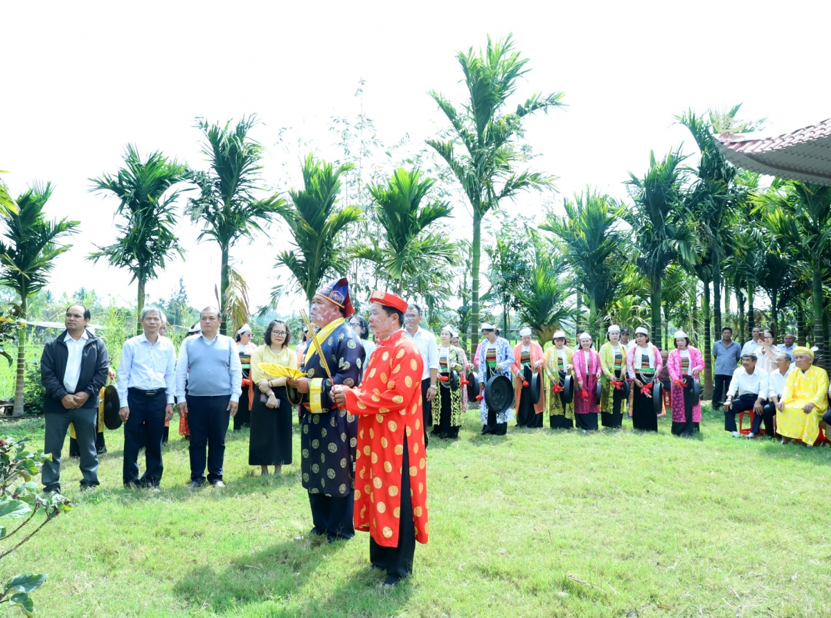 nghi thuc vao vu san xuat moi cua nguoi muong o Dak lak hinh anh 2