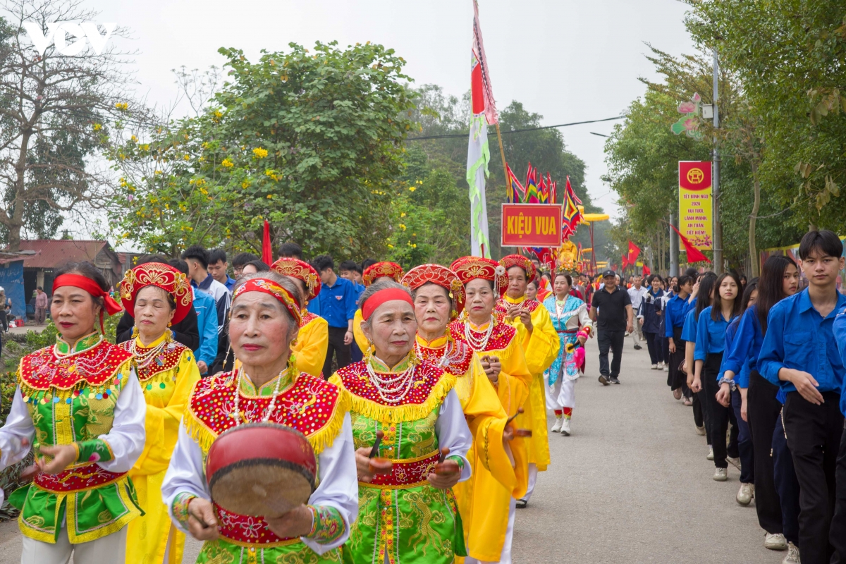 Den sai va nghi le ruoc vua song doc nhat vo nhi hinh anh 7