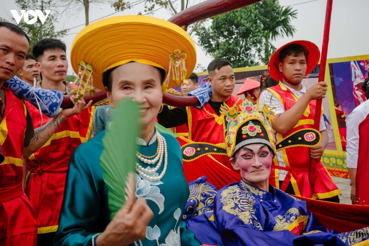 Den sai va nghi le ruoc vua song doc nhat vo nhi hinh anh 10