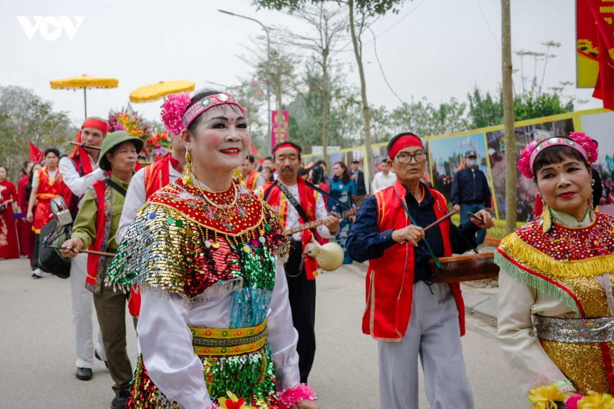 Den sai va nghi le ruoc vua song doc nhat vo nhi hinh anh 12