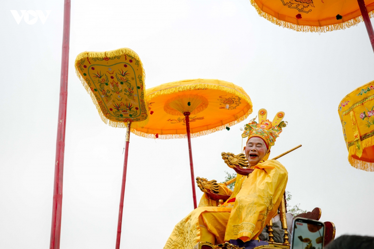 Den sai va nghi le ruoc vua song doc nhat vo nhi hinh anh 22