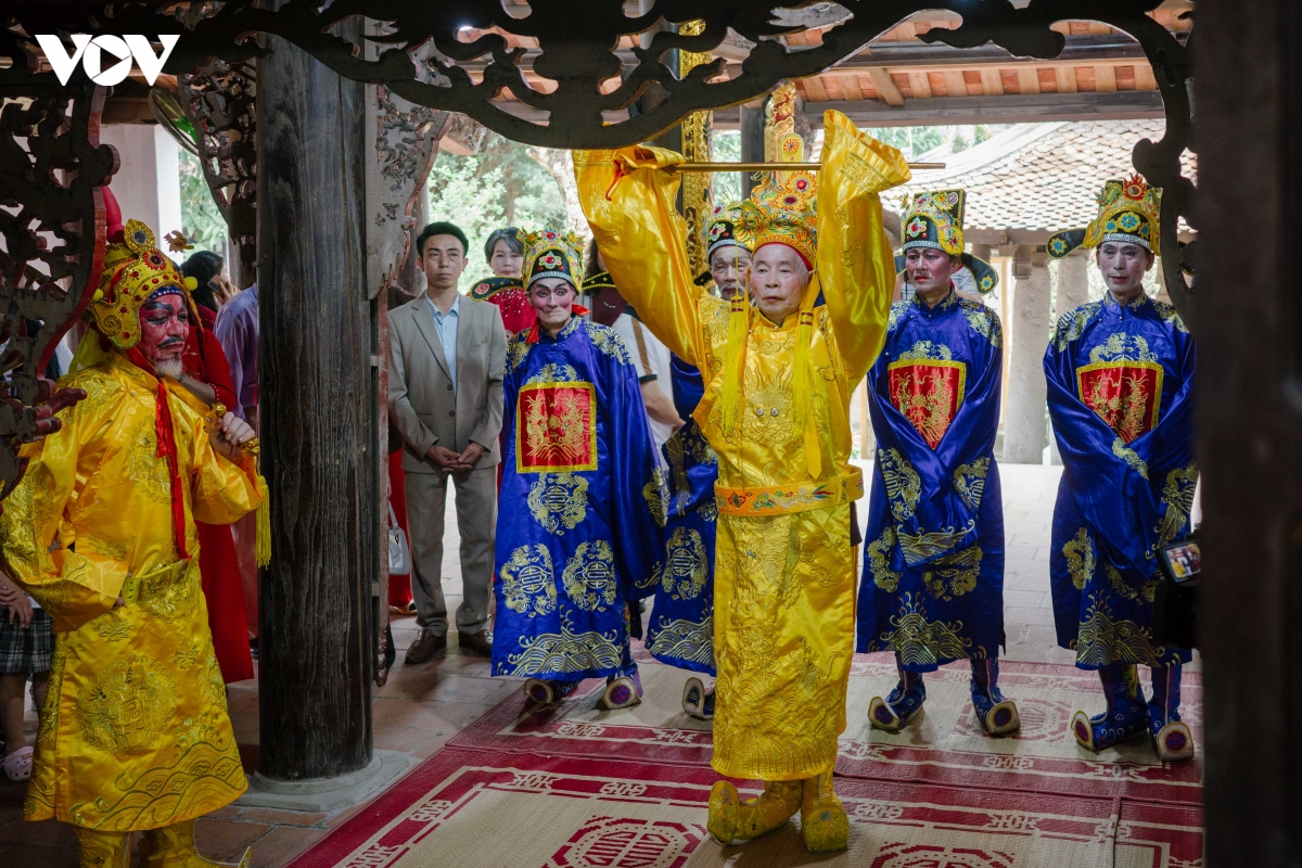 Den sai va nghi le ruoc vua song doc nhat vo nhi hinh anh 16