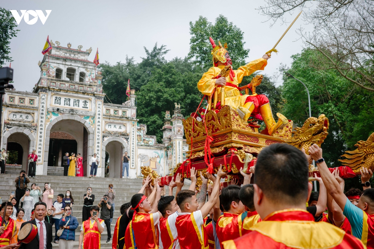 Den sai va nghi le ruoc vua song doc nhat vo nhi hinh anh 20