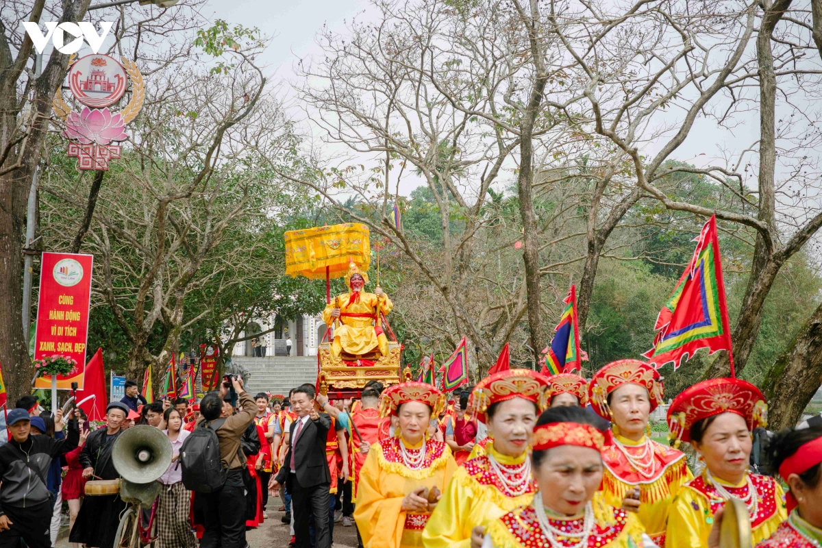 Den sai va nghi le ruoc vua song doc nhat vo nhi hinh anh 21