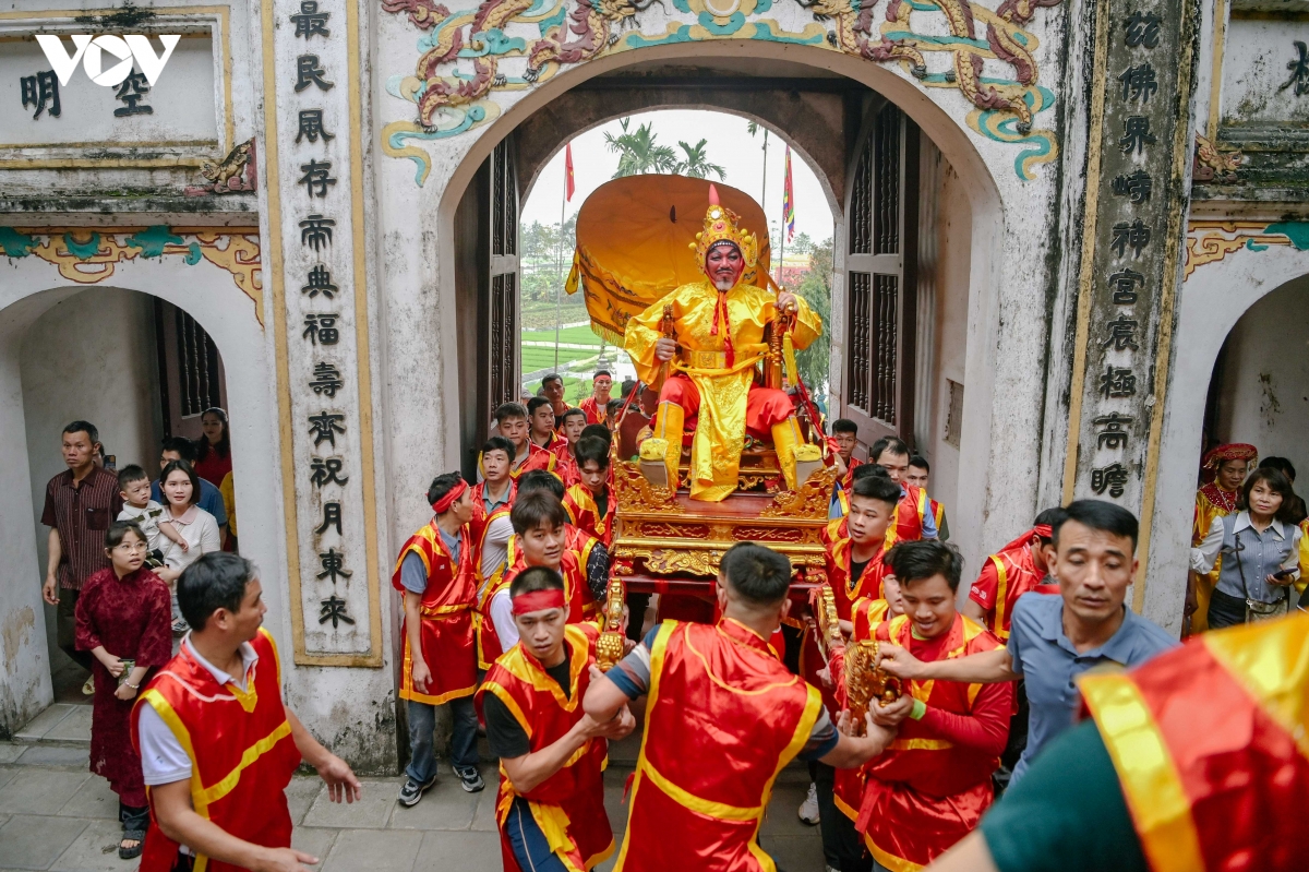 Den sai va nghi le ruoc vua song doc nhat vo nhi hinh anh 15