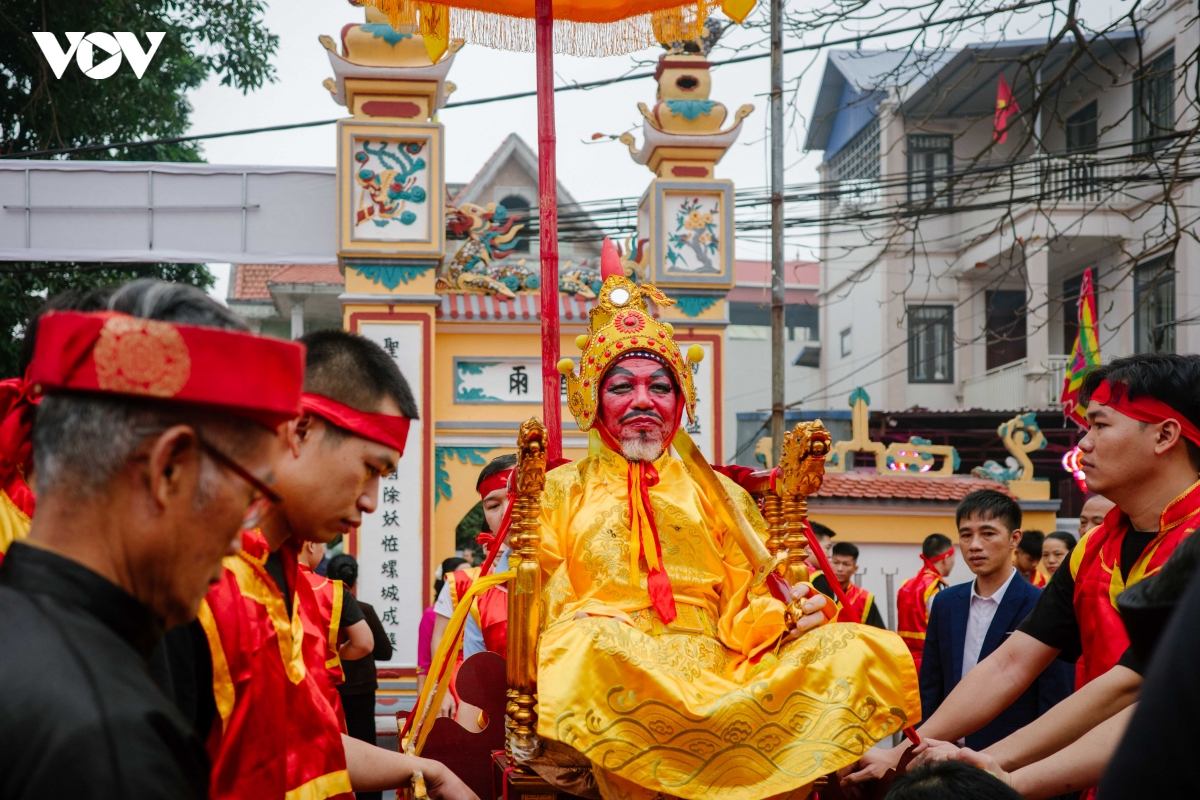 Den sai va nghi le ruoc vua song doc nhat vo nhi hinh anh 3