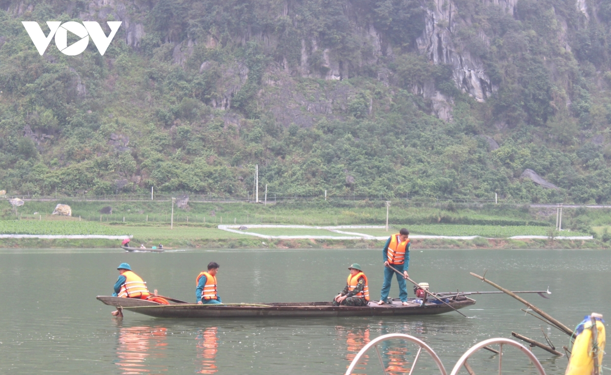 Siết chặt quản lý hoạt động đò, thuyền dân sinh sau vụ chìm thuyền trên sông Gianh