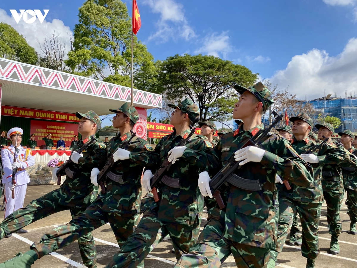 bo chi huy quan su tinh Dak lak ra quan huan luyen va thi dua trong dot bau cu hinh anh 1
