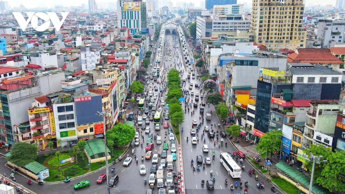 Đề xuất phương án cải tạo, mở rộng đường Láng dưới thấp 53,5m, đường trên cao 19m