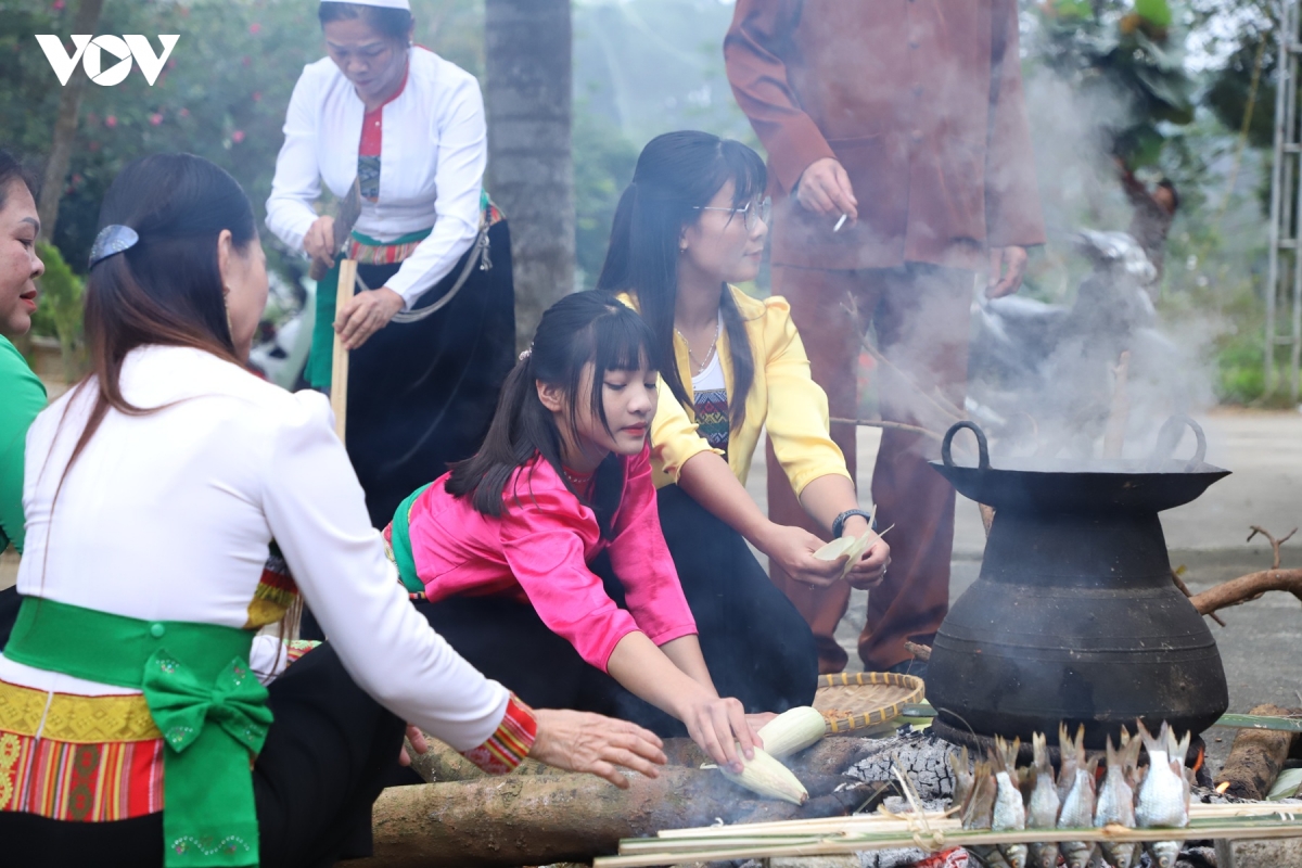 bep lua ngay xuan va mam co tet cua nguoi muong o cuc phuong, ninh binh hinh anh 17