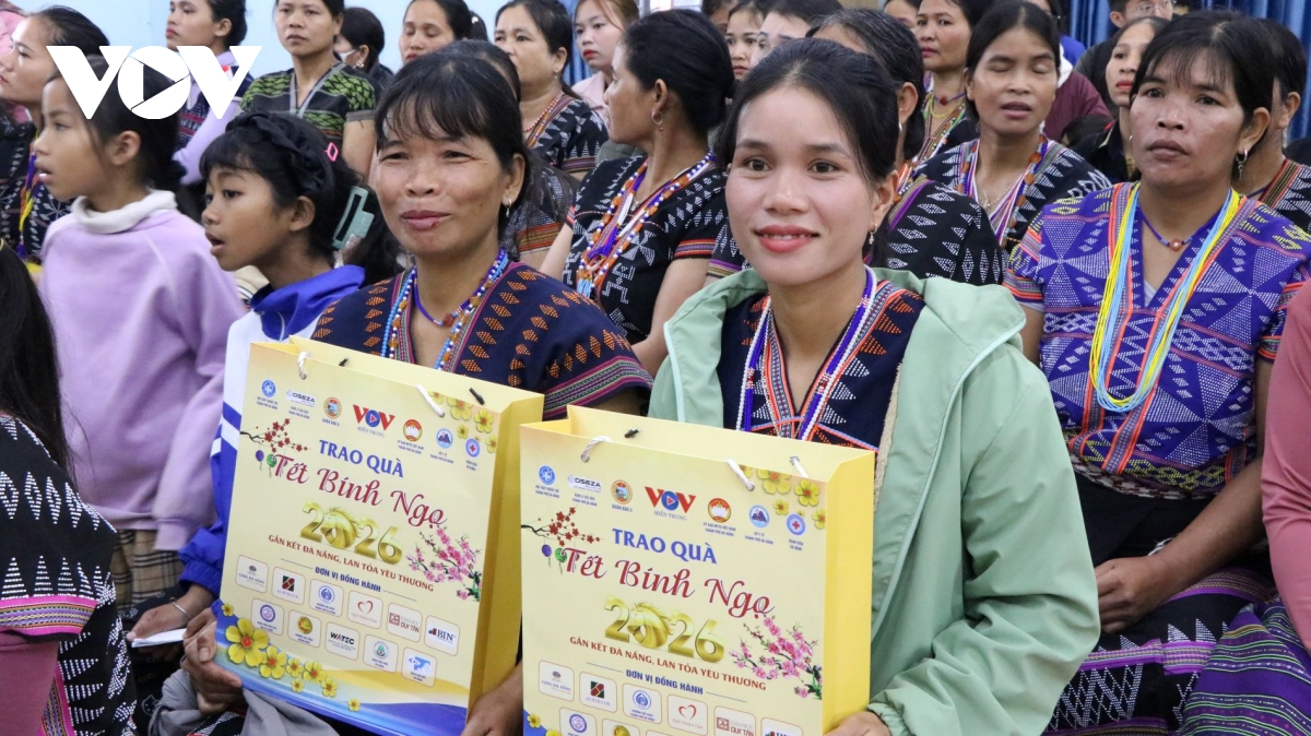 Am ap chuong trinh trao qua tet binh ngo 2026-gan ket Da nang, lan toa yeu thuong hinh anh 2