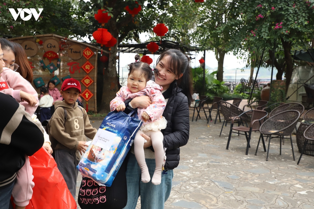  xuan am ap - tet se chia voi tre bai nao o ninh binh hinh anh 14