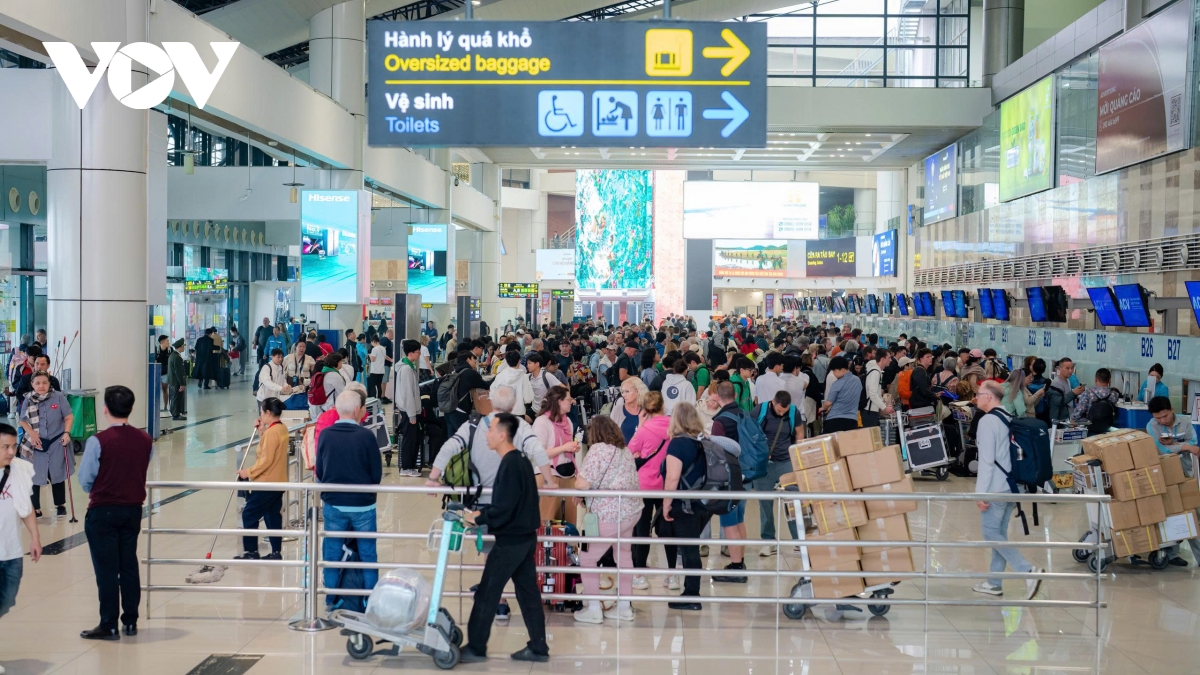 Đi máy bay dịp Tết Bính Ngọ 2026, hành khách cần chuẩn bị gì để tránh lỡ chuyến?