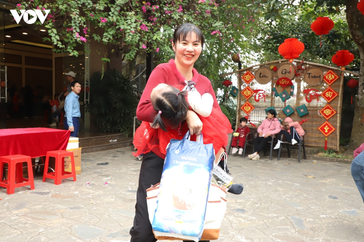  xuan am ap - tet se chia voi tre bai nao o ninh binh hinh anh 18