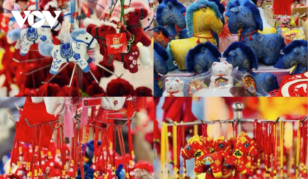 spring colours spread across hanoi s old quarter ahead of lunar new year 2026 picture 8