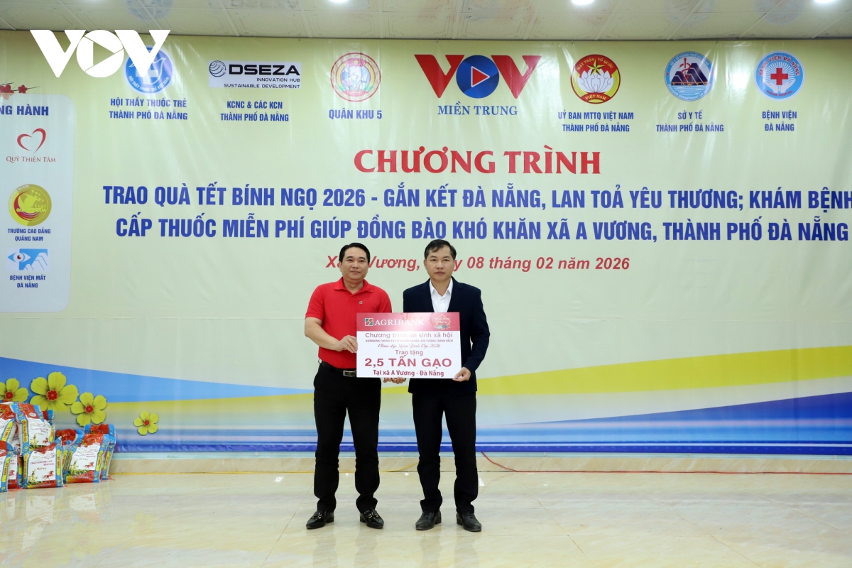 Am ap chuong trinh trao qua tet binh ngo 2026-gan ket Da nang, lan toa yeu thuong hinh anh 7