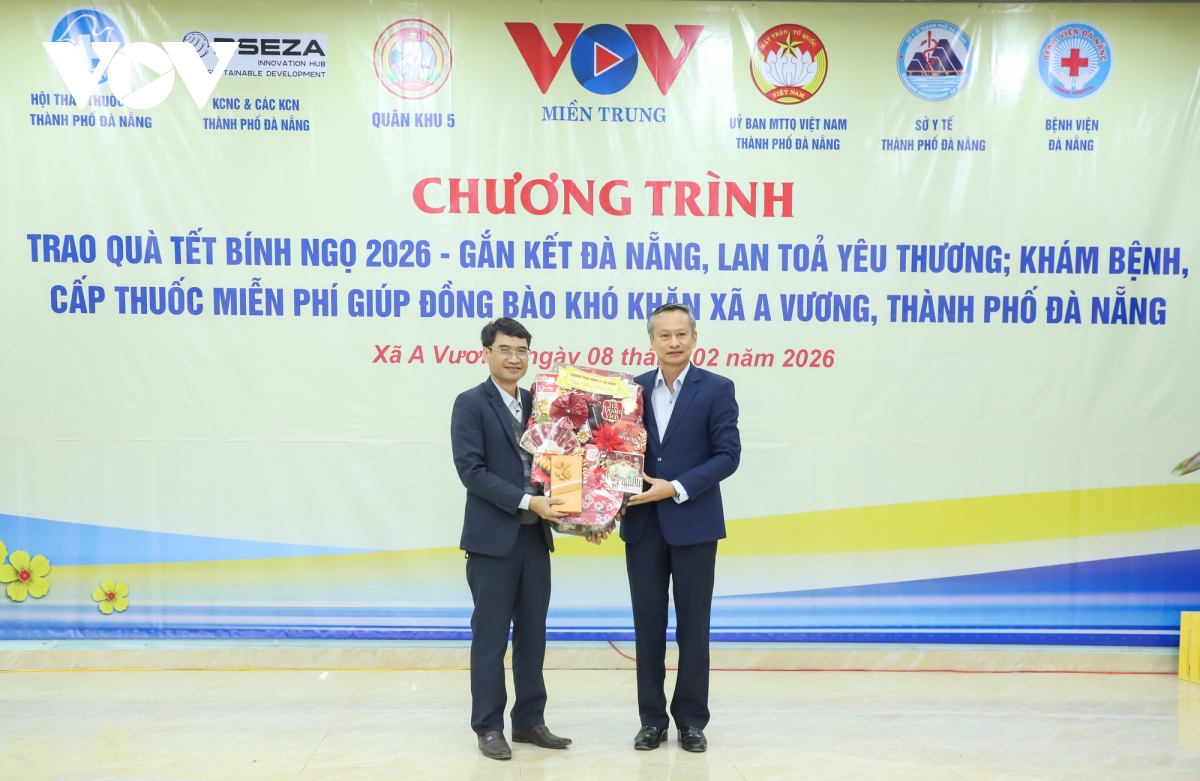 Am ap chuong trinh trao qua tet binh ngo 2026-gan ket Da nang, lan toa yeu thuong hinh anh 18