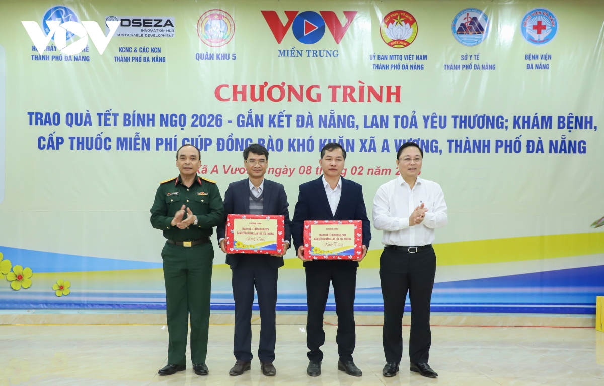 Am ap chuong trinh trao qua tet binh ngo 2026-gan ket Da nang, lan toa yeu thuong hinh anh 16