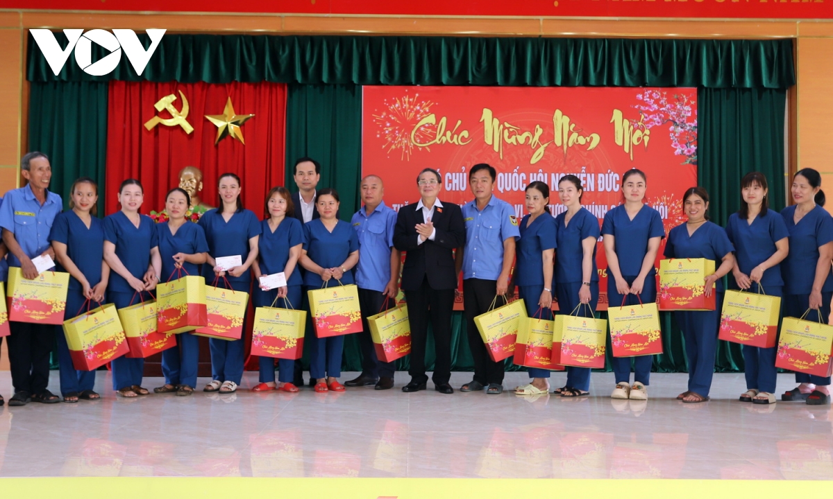 Lãnh đạo Đảng, Nhà nước tặng quà, chúc Tết tại Đà Nẵng, Gia Lai và Cần Thơ