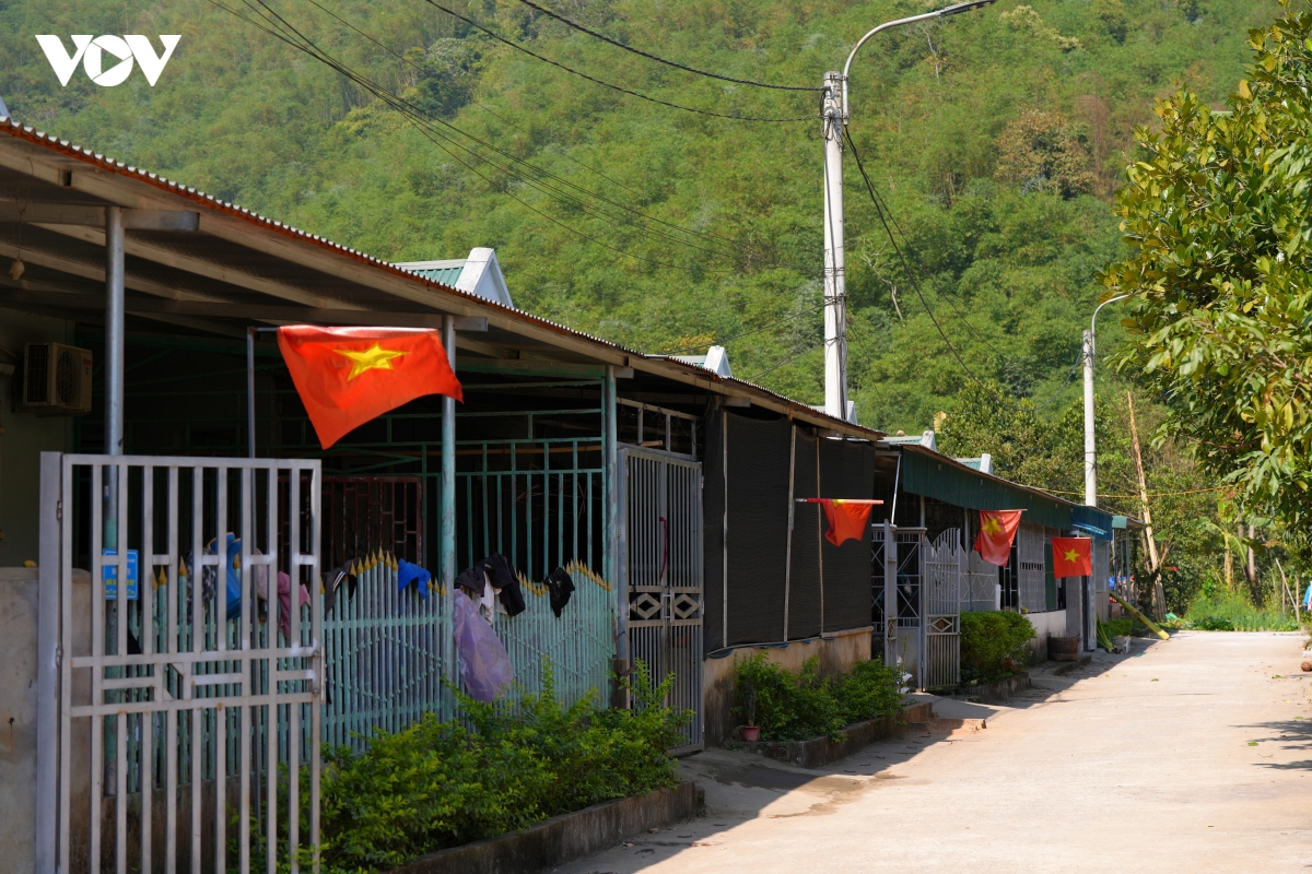 xuan moi tren ban sa na tu ky uc lu du den hanh trinh hoi sinh ben bi hinh anh 4