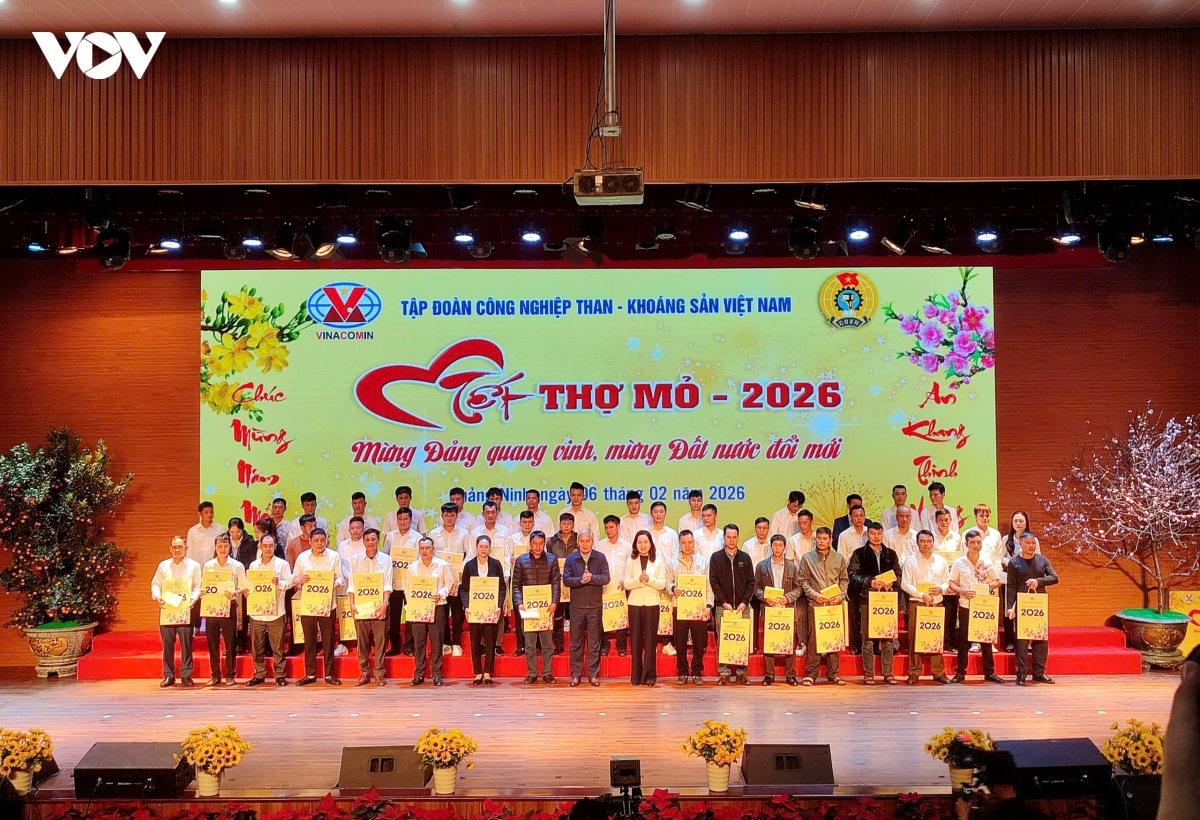 tet tho mo nam 2026 mung Dang quang vinh, mung dat nuoc doi moi hinh anh 2