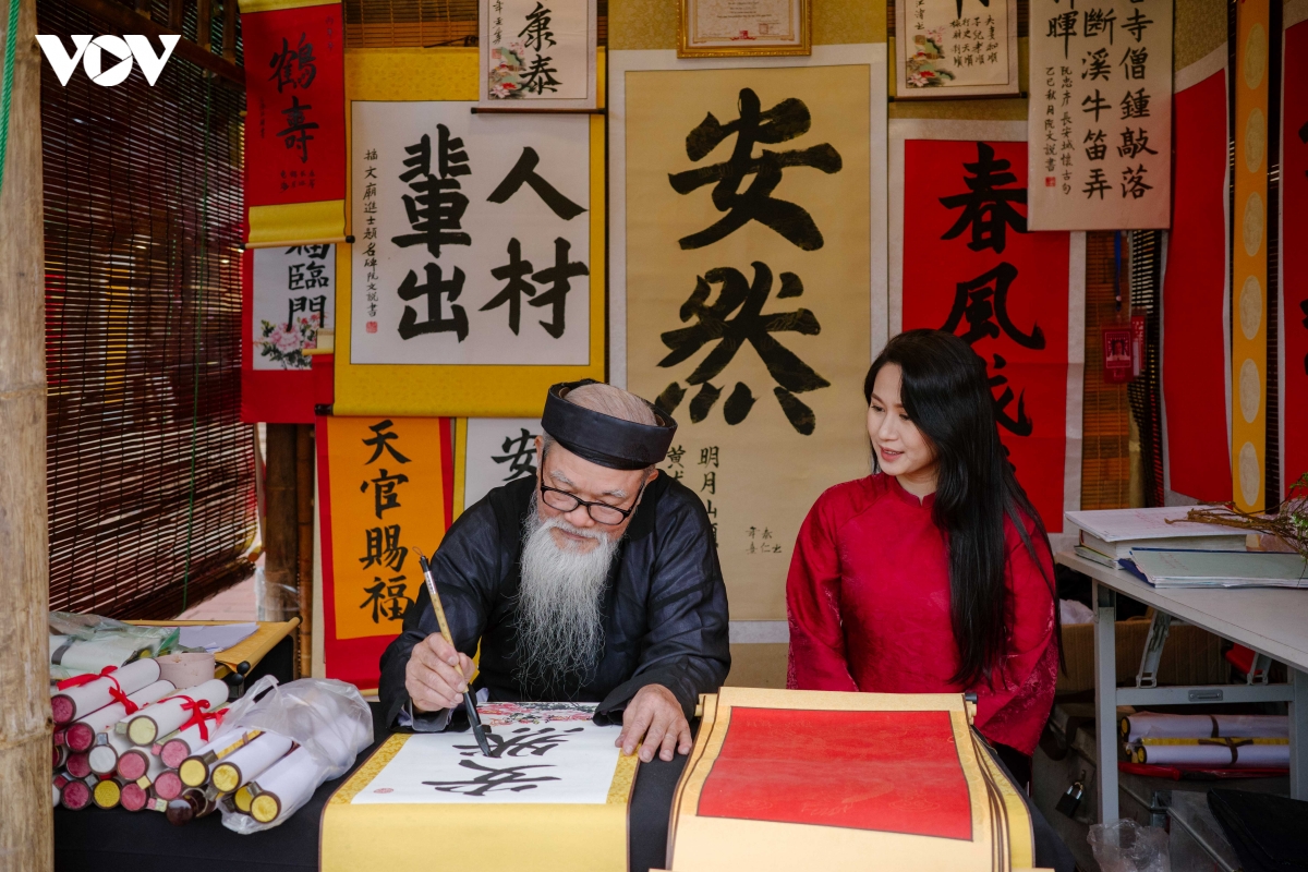 xin chu dau nam net dep van hoa gui gam uoc vong mua xuan hinh anh 1