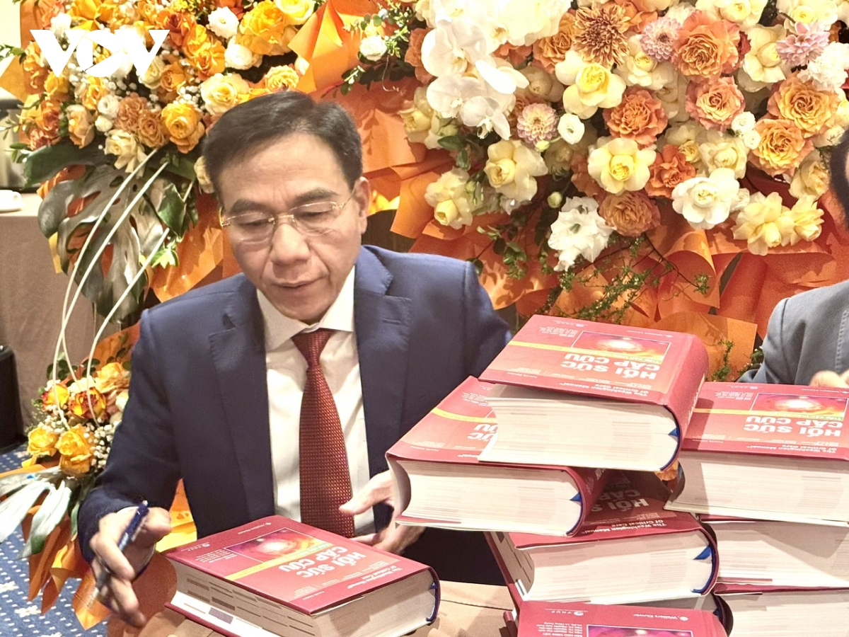 them cuon sach y khoa giup rut ngan gio vang cuu song benh nhan hinh anh 3