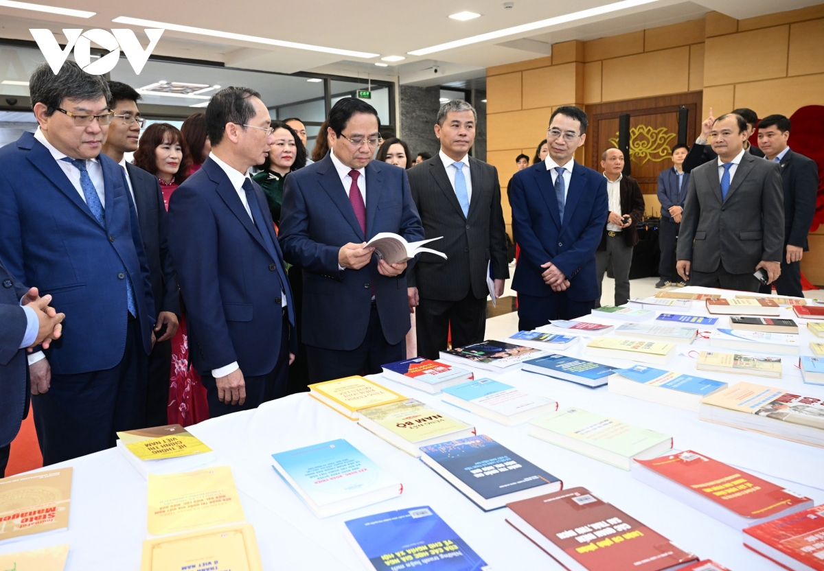 thu tuong pham minh chinh lam viec voi hoc vien hanh chinh va quan tri cong hinh anh 1