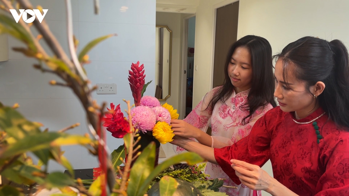  kieu bao la dai su van hoa - nguoi viet ke chuyen tet viet cho the gioi hinh anh 4