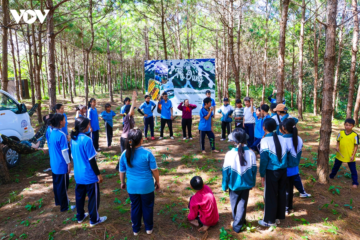 ngan ngo truoc ve dep cua ta Dung, diem den phai ghe mot lan trong doi hinh anh 13