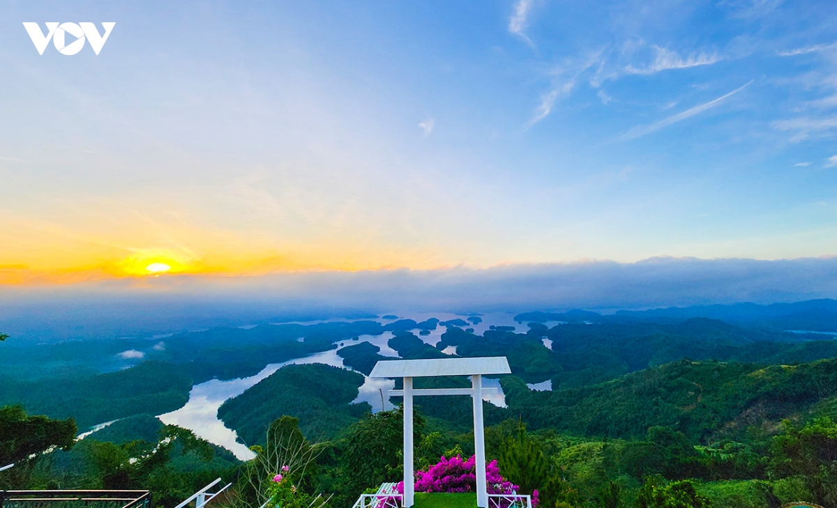 ngan ngo truoc ve dep cua ta Dung, diem den phai ghe mot lan trong doi hinh anh 4