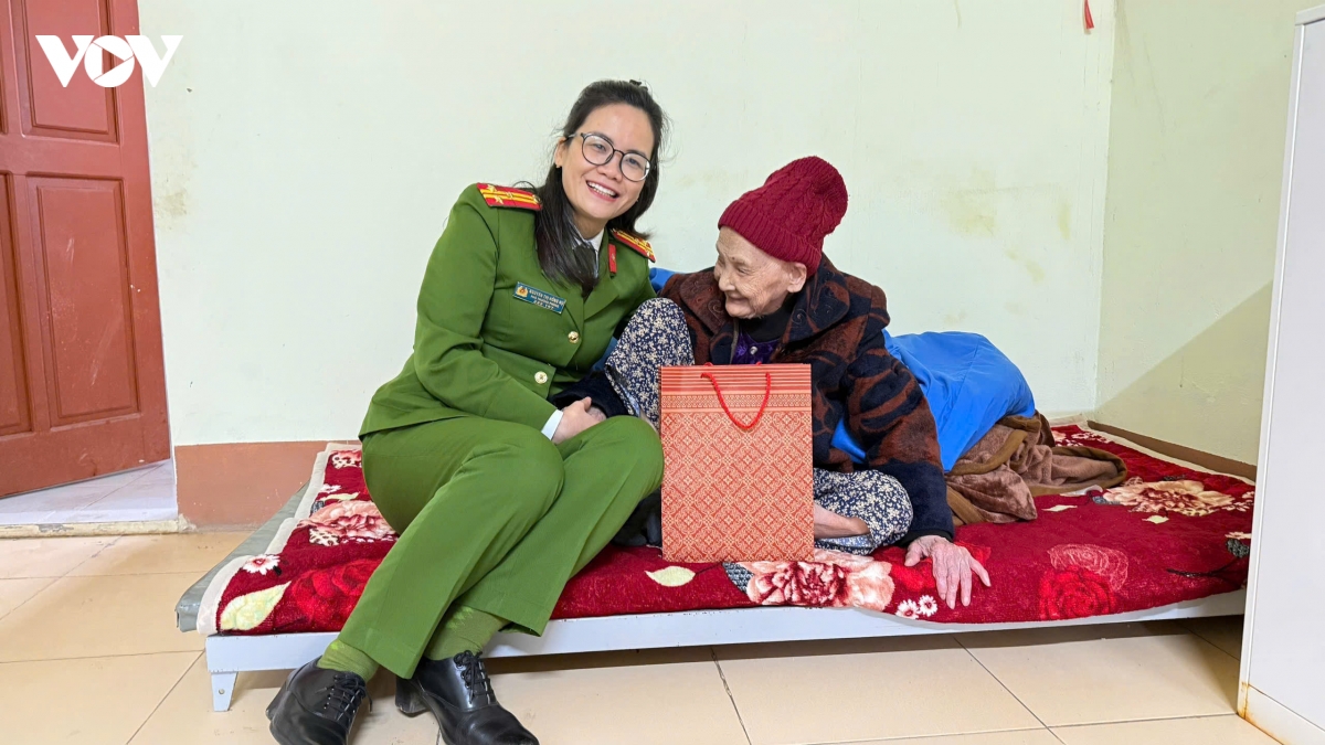 lan toa yeu thuong tu bua com nhan ai dip tet nguyen dan hinh anh 5