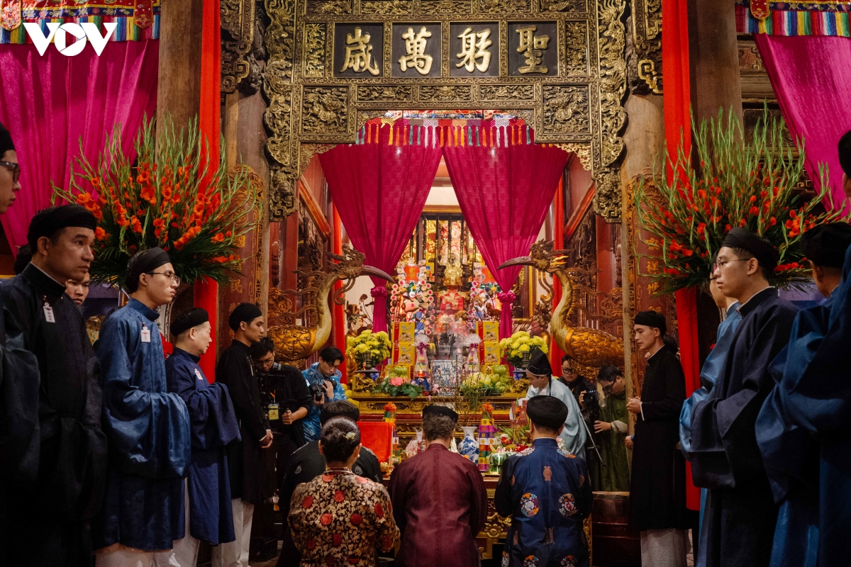 sac xuan thang long tro ve qua nhung nghi le giua pho co hinh anh 23