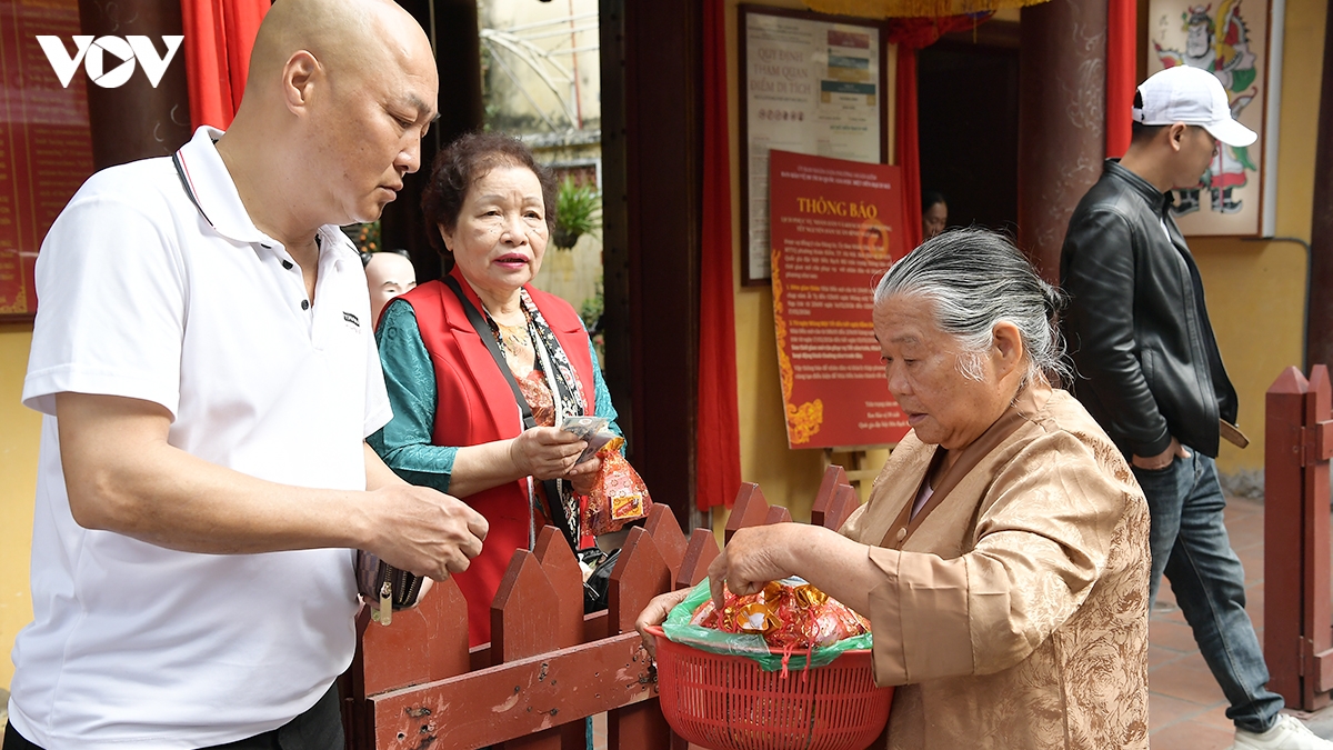 Dau xuan di le thang long tu tran, net dep van hoa lau doi cua nguoi ha noi hinh anh 11
