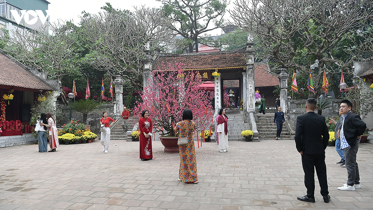 Dau xuan di le thang long tu tran, net dep van hoa lau doi cua nguoi ha noi hinh anh 15