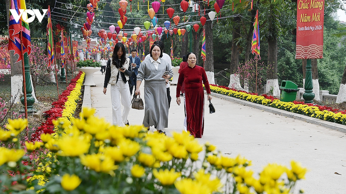 Dau xuan di le thang long tu tran, net dep van hoa lau doi cua nguoi ha noi hinh anh 13