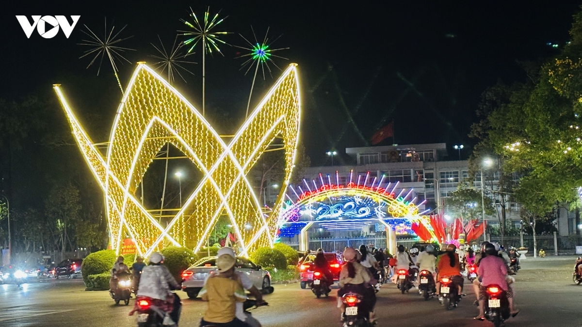 can tho ruc sang dem giao thua, tung bung chao xuan binh ngo 2026 hinh anh 6