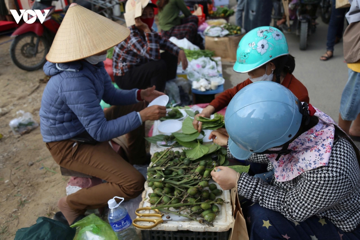 du xuan phien cho doc nhat gia lai hop vao mung 1 tet hinh anh 3