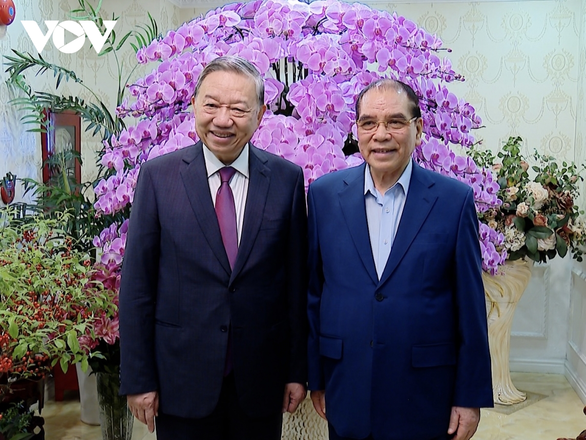 Tổng Bí thư Tô Lâm thăm, chúc Tết nguyên Tổng Bí thư Nông Đức Mạnh