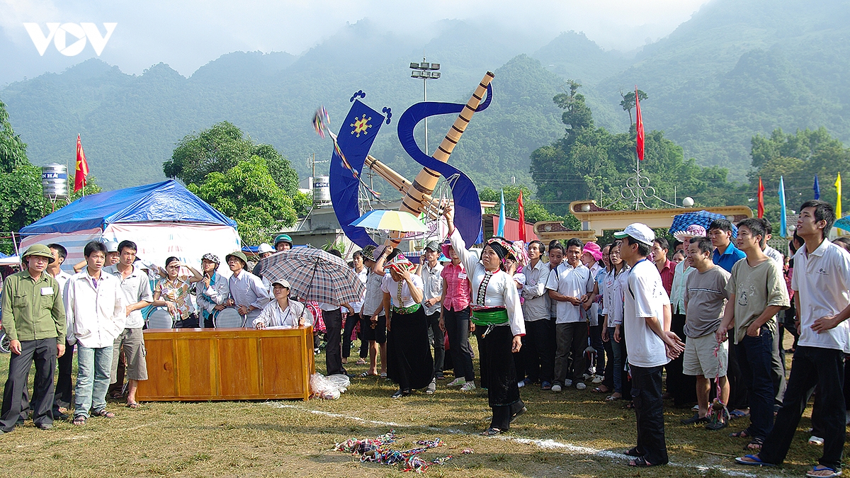 tro choi dan gian doc dao cua cac dan toc vung cao tay bac hinh anh 10