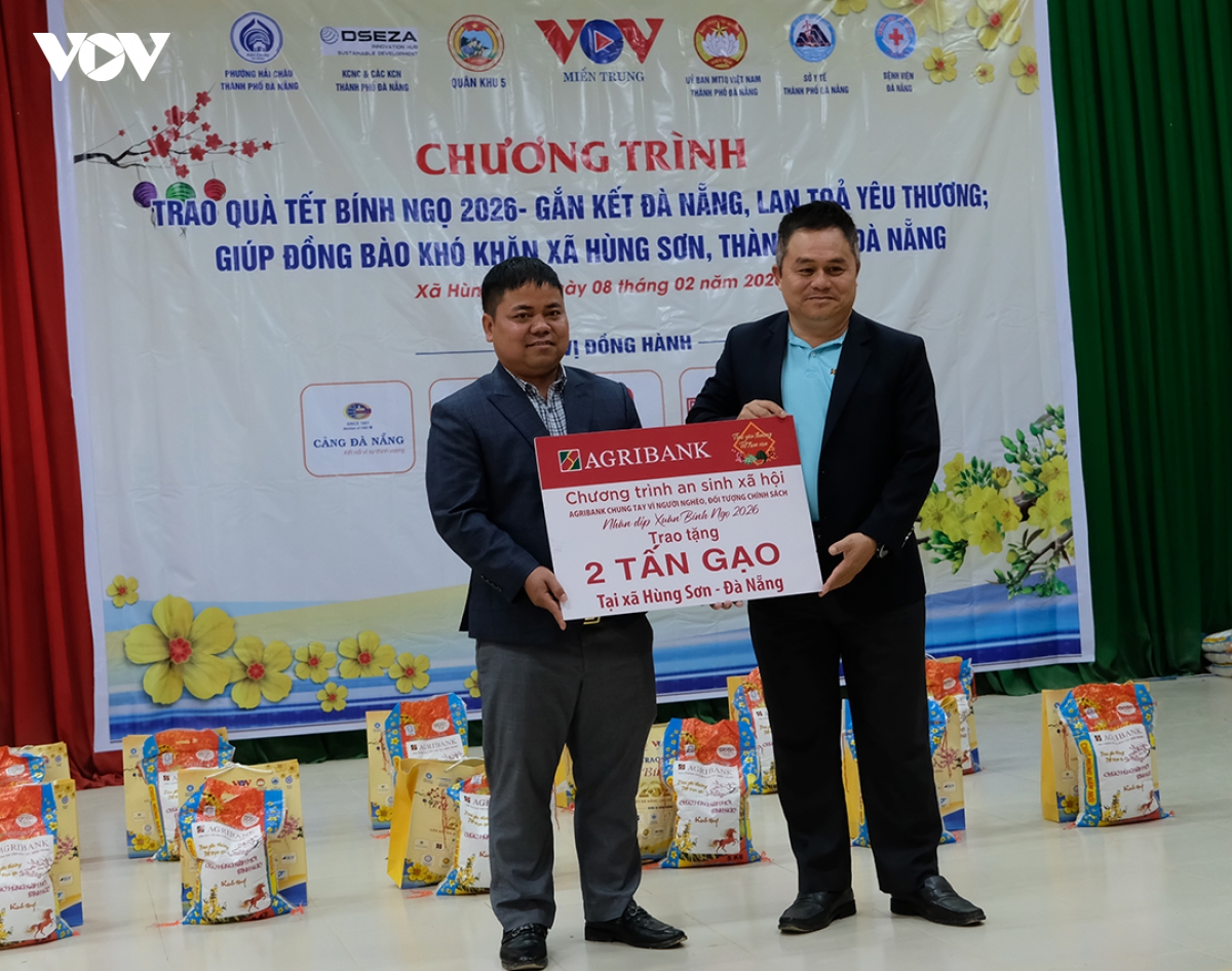 Am ap chuong trinh trao qua tet binh ngo 2026-gan ket Da nang, lan toa yeu thuong hinh anh 19